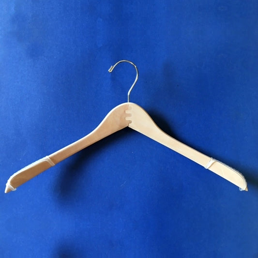 17" Contoured Coat Hanger with Grippers (Case of 100)