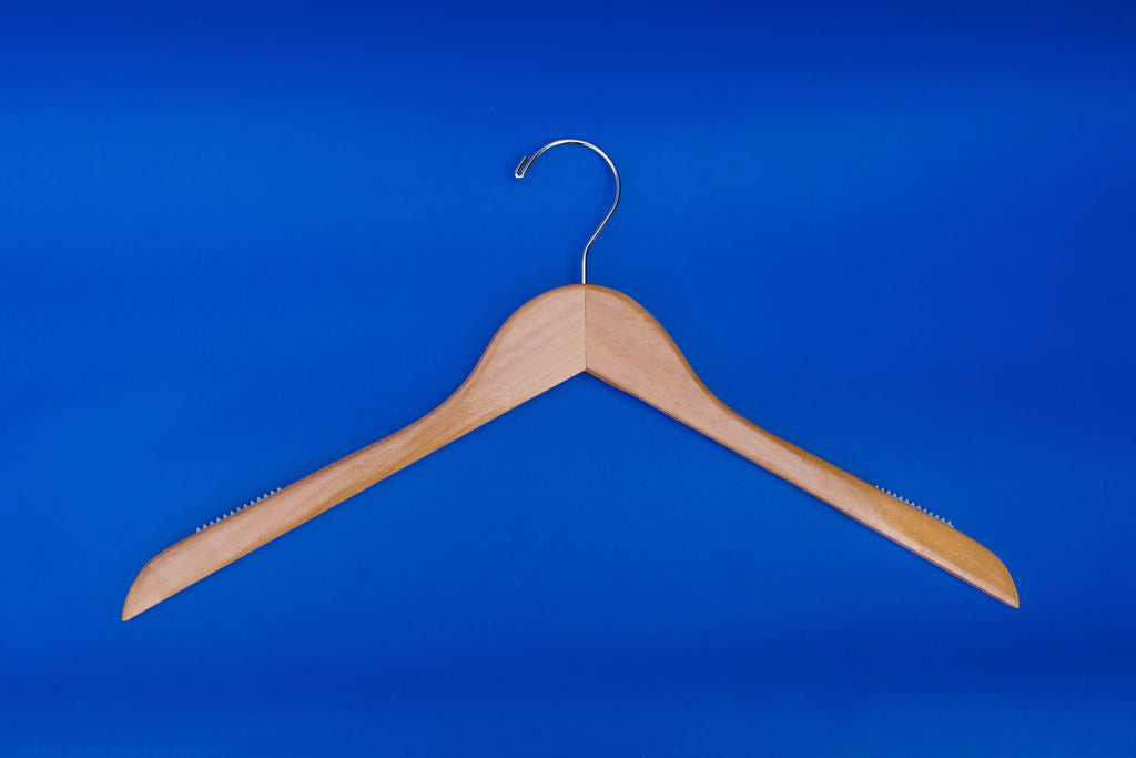 17" Contoured Coat Hanger with Grippers (Case of 100)